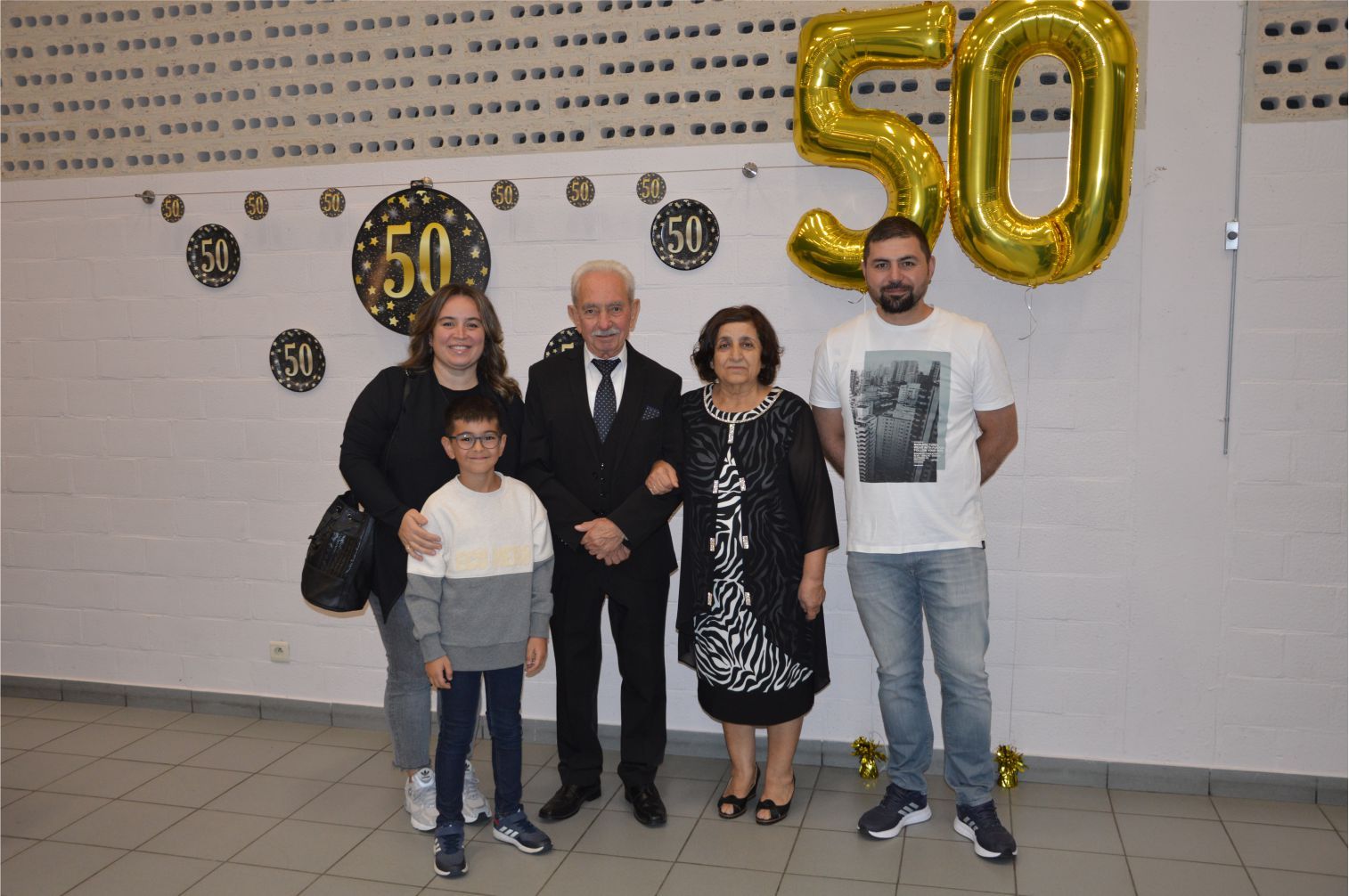 ~~ERDOĞDU AİLESİ, EVLİLİKLERİNİ VE MUTLULUKLARINI ELLİ YILLA TAÇLANDIRDILAR