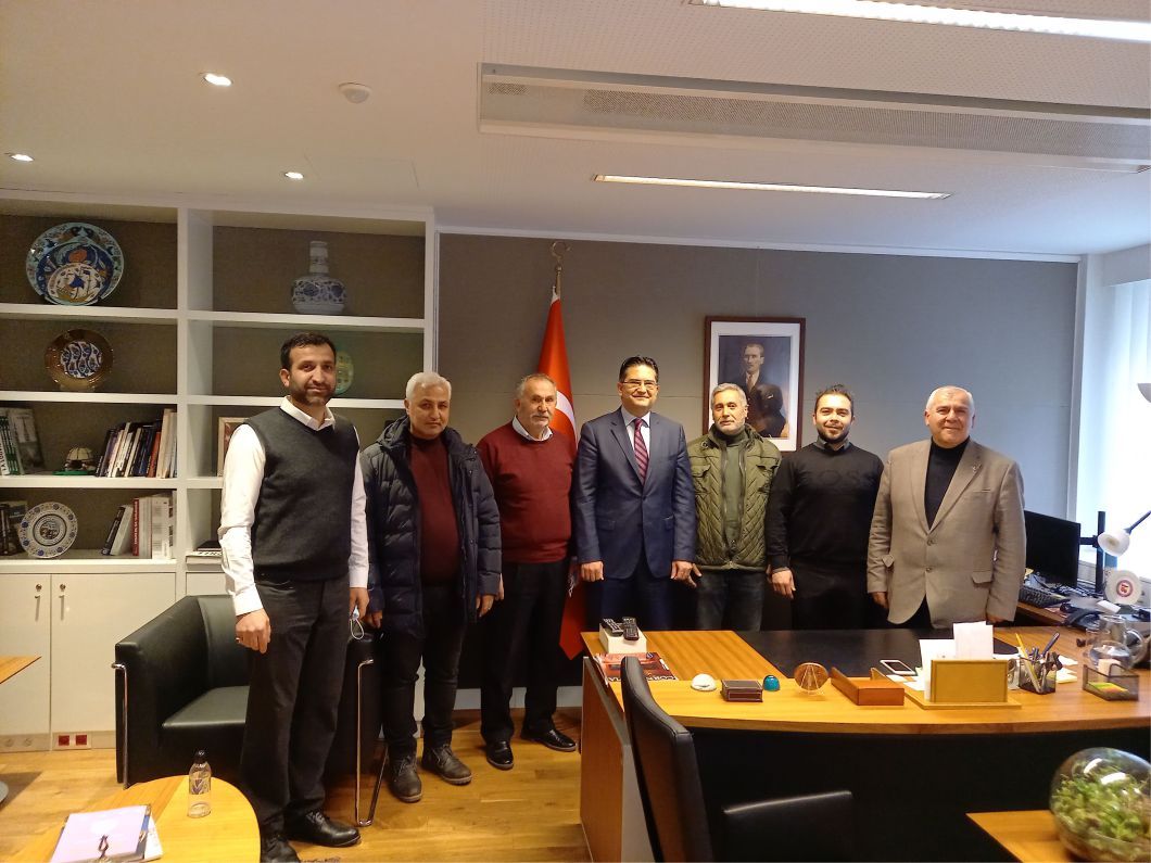 ~~BRÜKSEL BAŞKONSOLOSU UMUT DENİZ’DEN BRÜKSEL EHLİBEYT KÜLTÜR MERKEZİ YÖNETİMİNE İADEYİ ZİYARET