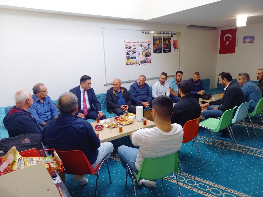 ~~BRÜKSEL BAŞKONSOLOSU UMUT DENİZ’DEN BRÜKSEL EHLİBEYT KÜLTÜR MERKEZİ YÖNETİMİNE İADEYİ ZİYARET