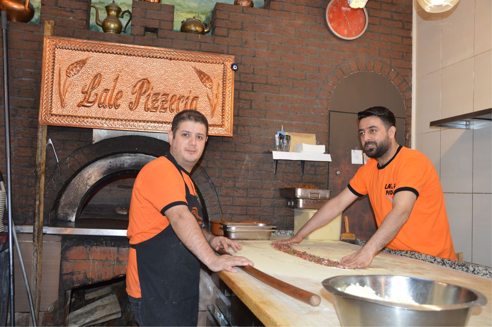 ~~ÖDÜLLÜ LALE PİZZERIA VE CATERING SAHİBİ LEVENT CAN: «BAŞARIMIZDA KATKISI OLAN TÜM ARKADAŞLARIMA TEŞEKKÜRLER»