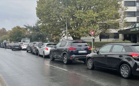 Fransızlar akaryakıt almak için Belçika'ya geliyor