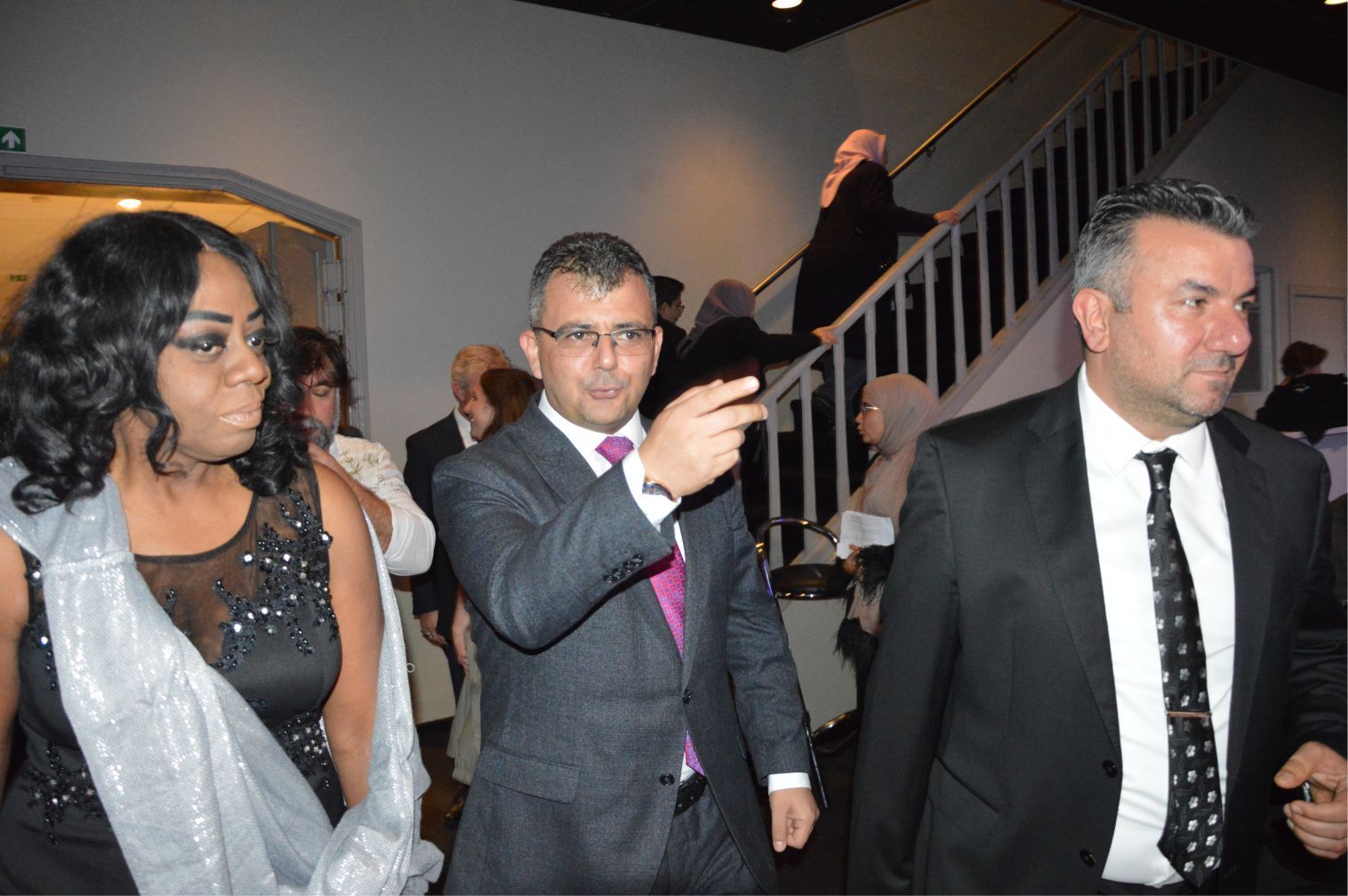 ~~‘BIZZ ASSOCIATIONS AWARDS’ BELÇİKA›DA BAŞARIYA İMZA ATANLARI PLAKETLERLE ÖDÜLLENDİRDİ