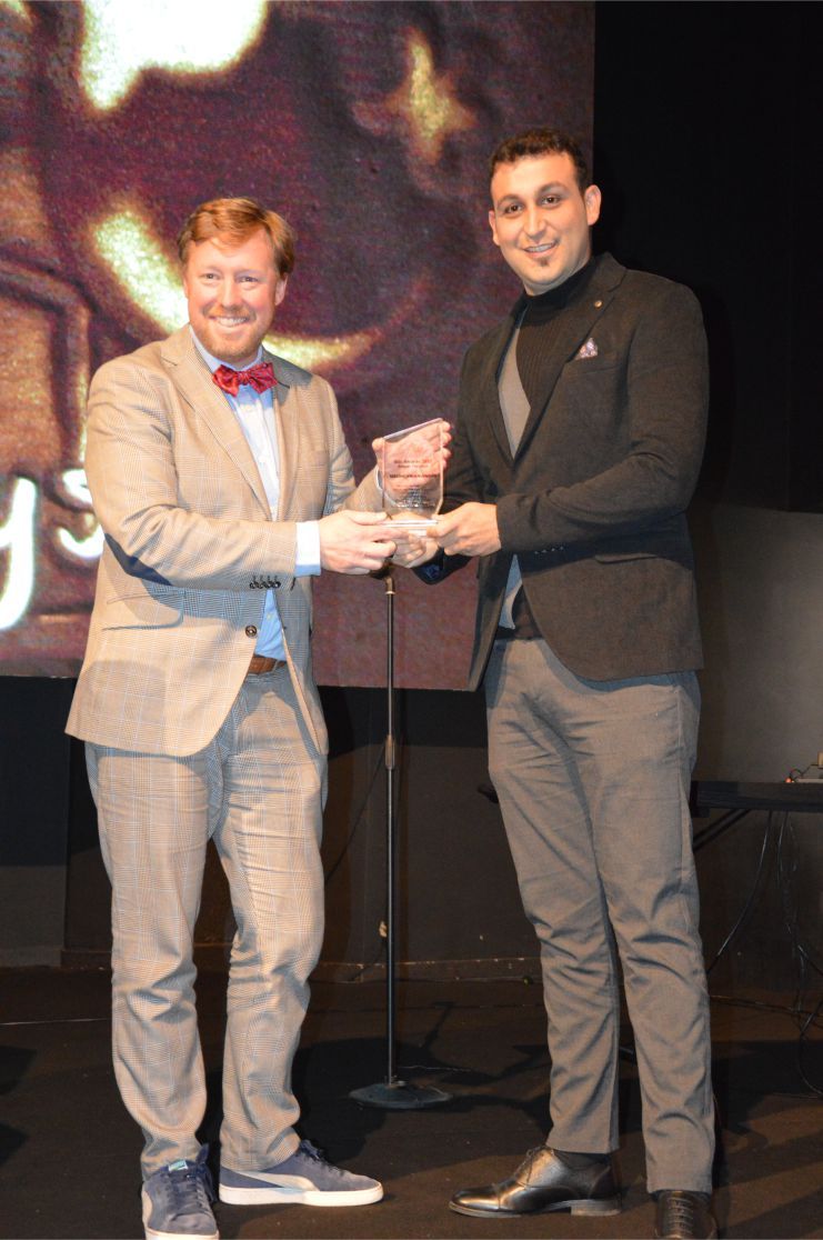 ~~‘BIZZ ASSOCIATIONS AWARDS’ BELÇİKA›DA BAŞARIYA İMZA ATANLARI PLAKETLERLE ÖDÜLLENDİRDİ