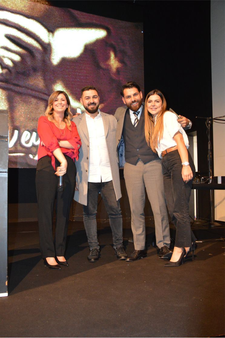 ~~‘BIZZ ASSOCIATIONS AWARDS’ BELÇİKA›DA BAŞARIYA İMZA ATANLARI PLAKETLERLE ÖDÜLLENDİRDİ