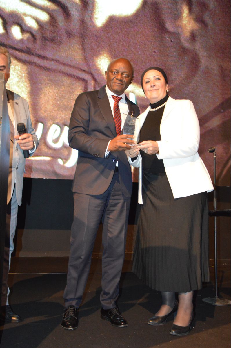 ~~‘BIZZ ASSOCIATIONS AWARDS’ BELÇİKA›DA BAŞARIYA İMZA ATANLARI PLAKETLERLE ÖDÜLLENDİRDİ