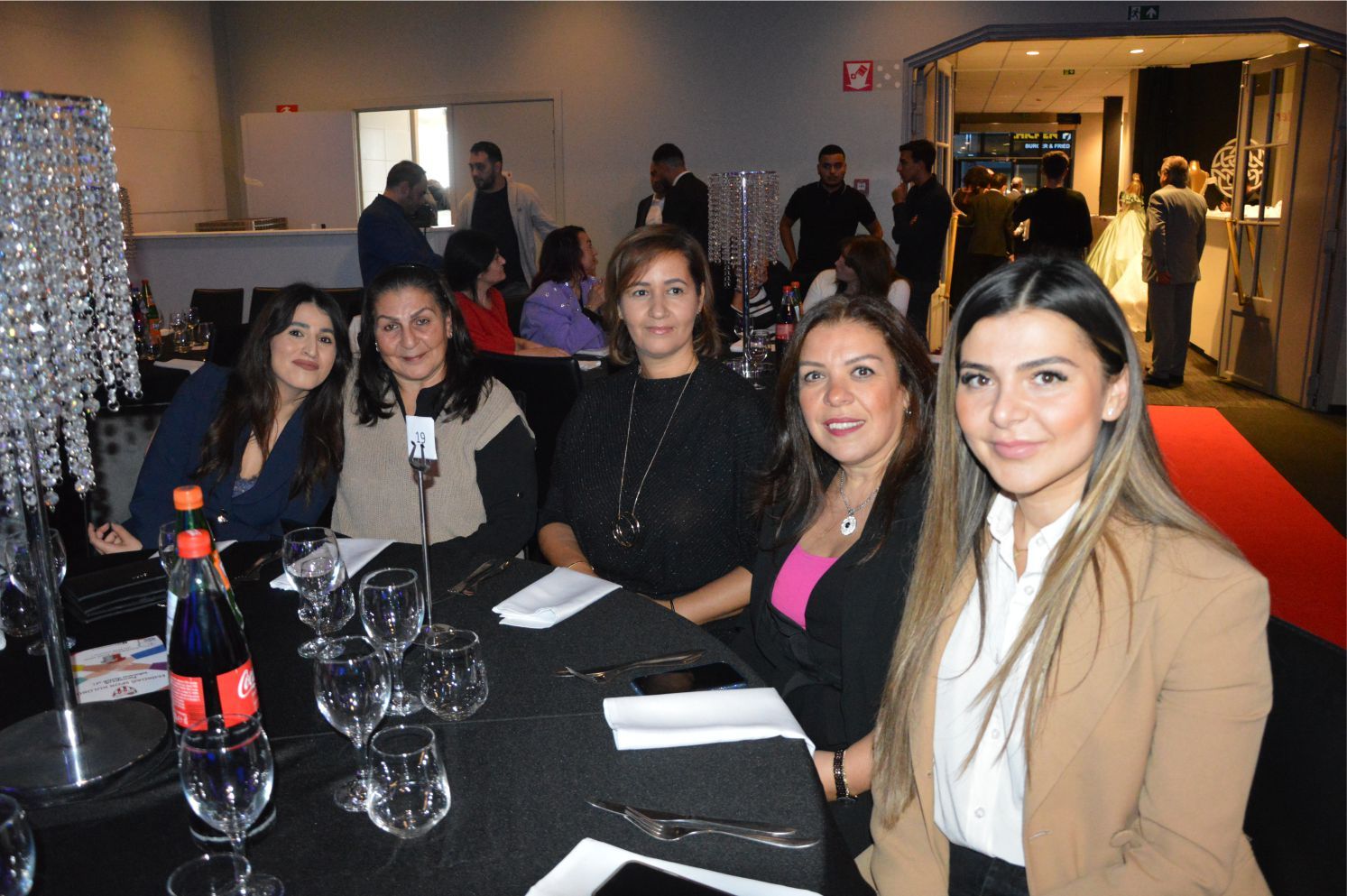 ~~‘BIZZ ASSOCIATIONS AWARDS’ BELÇİKA›DA BAŞARIYA İMZA ATANLARI PLAKETLERLE ÖDÜLLENDİRDİ
