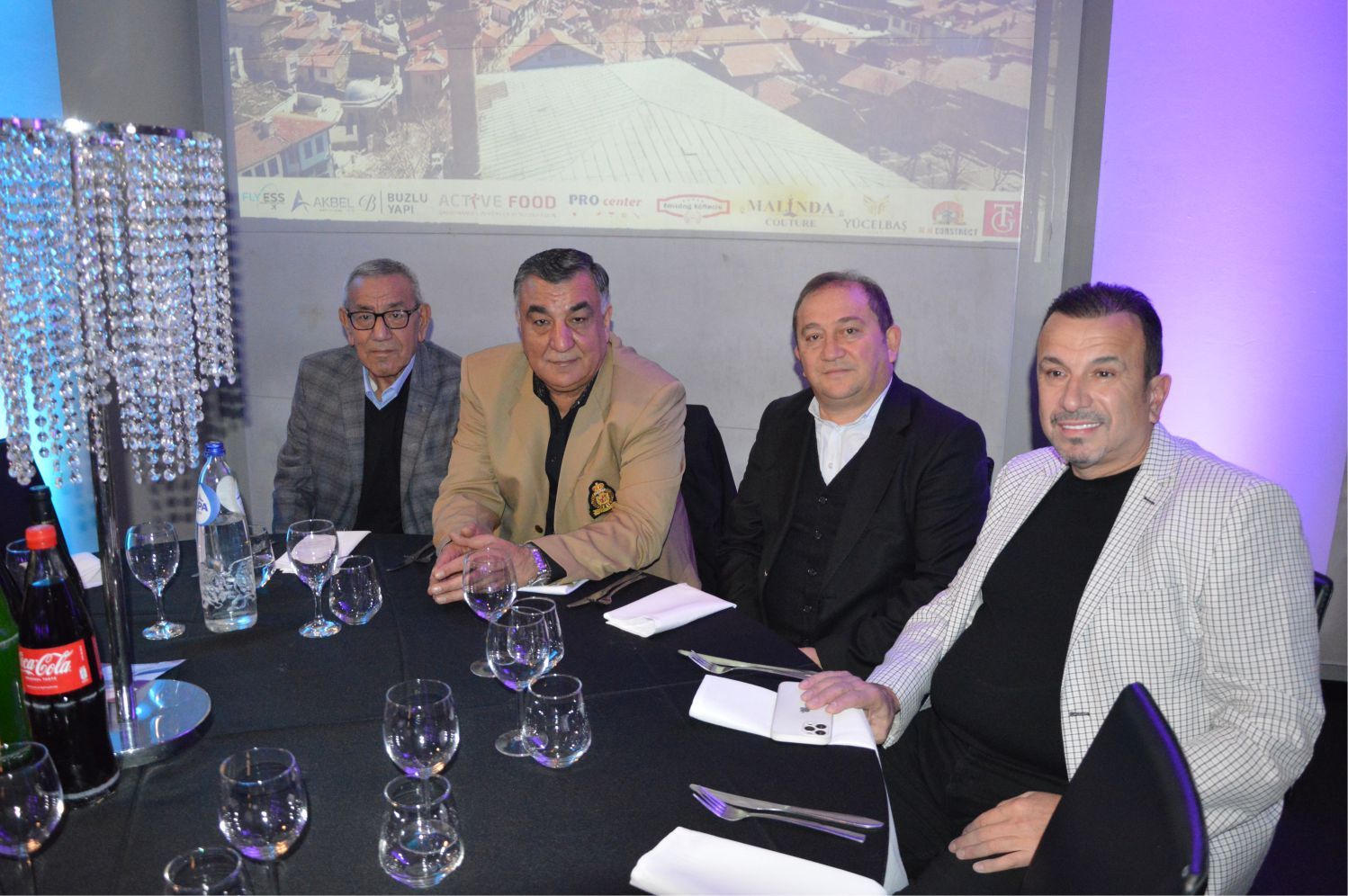 ~~‘BIZZ ASSOCIATIONS AWARDS’ BELÇİKA›DA BAŞARIYA İMZA ATANLARI PLAKETLERLE ÖDÜLLENDİRDİ