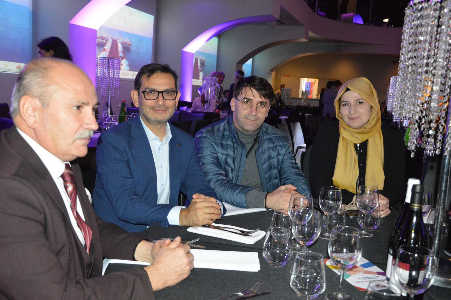~~‘BIZZ ASSOCIATIONS AWARDS’ BELÇİKA›DA BAŞARIYA İMZA ATANLARI PLAKETLERLE ÖDÜLLENDİRDİ