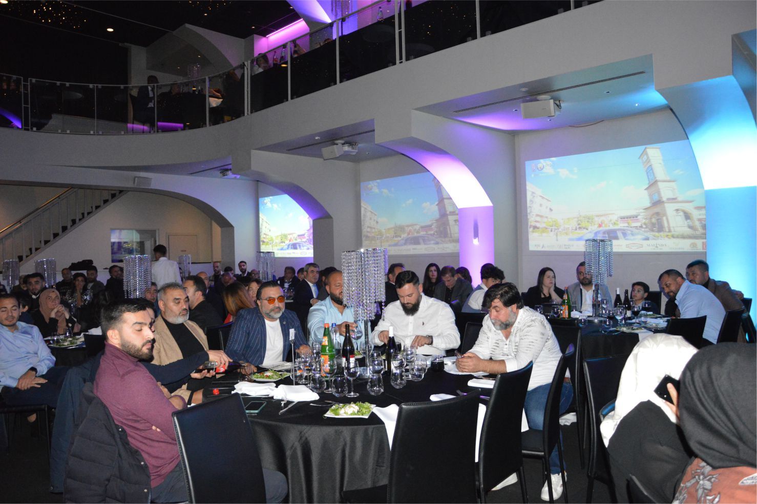 ~~‘BIZZ ASSOCIATIONS AWARDS’ BELÇİKA›DA BAŞARIYA İMZA ATANLARI PLAKETLERLE ÖDÜLLENDİRDİ
