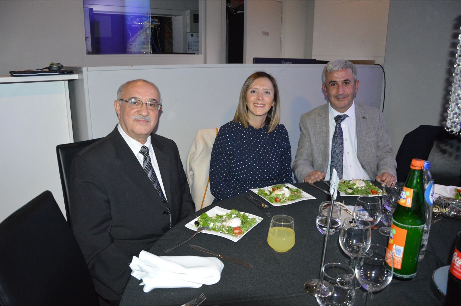 ~~‘BIZZ ASSOCIATIONS AWARDS’ BELÇİKA›DA BAŞARIYA İMZA ATANLARI PLAKETLERLE ÖDÜLLENDİRDİ
