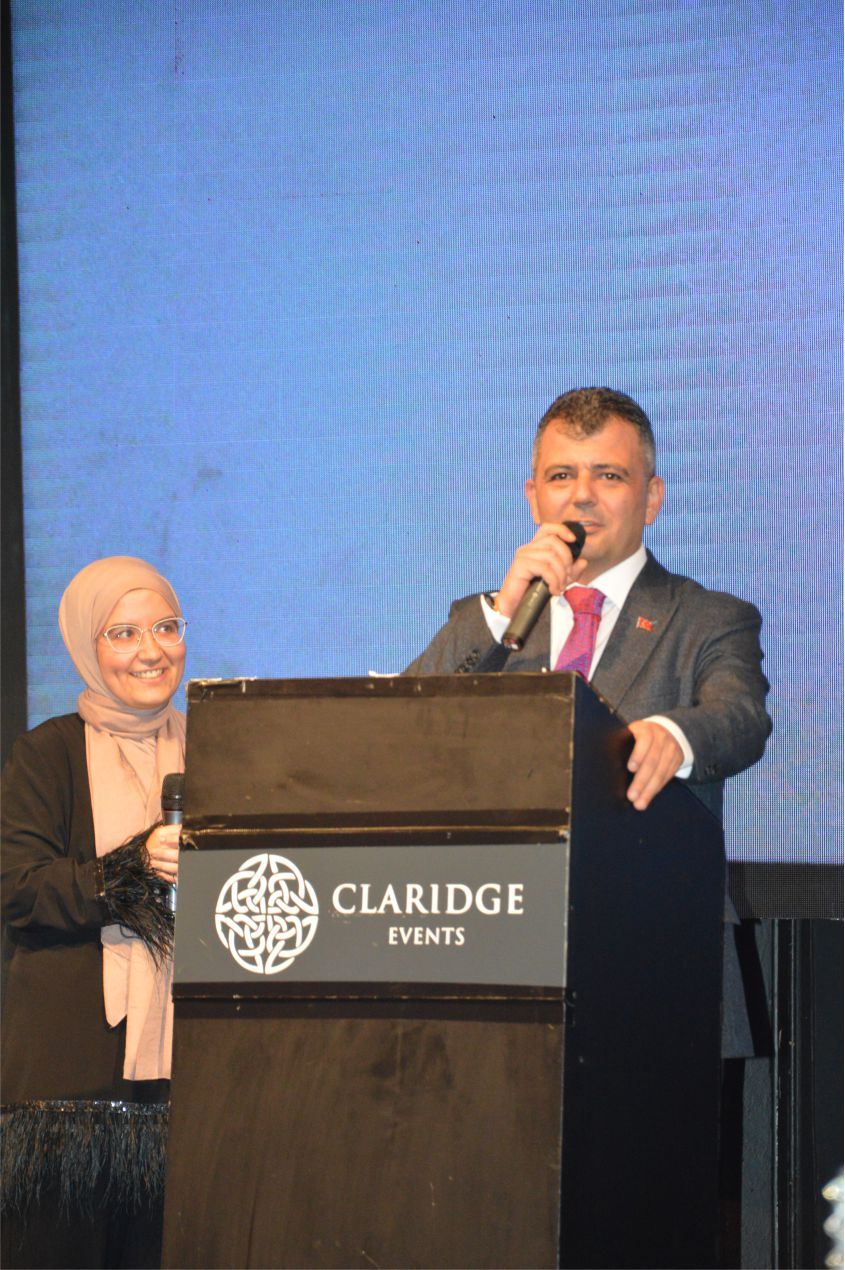 ~~‘BIZZ ASSOCIATIONS AWARDS’ BELÇİKA›DA BAŞARIYA İMZA ATANLARI PLAKETLERLE ÖDÜLLENDİRDİ
