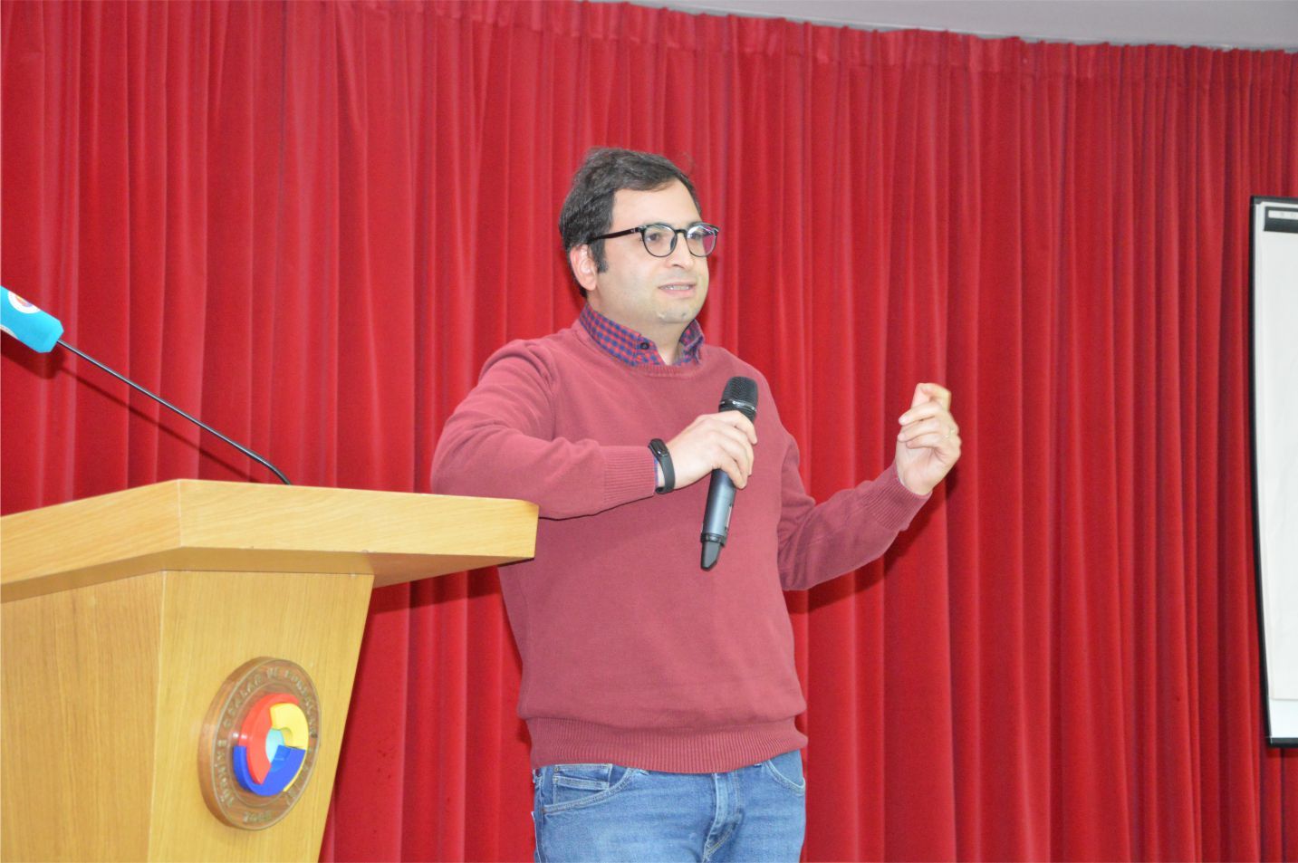 ~~BİLİM DALINDA ÖDÜL ALAN DR. ÇAĞATAY AYDIN BRÜKSEL’DE ÜNİVERSİTELİLERLE BULUŞTU.