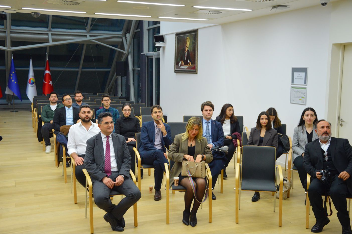 ~~BİLİM DALINDA ÖDÜL ALAN DR. ÇAĞATAY AYDIN BRÜKSEL’DE ÜNİVERSİTELİLERLE BULUŞTU.