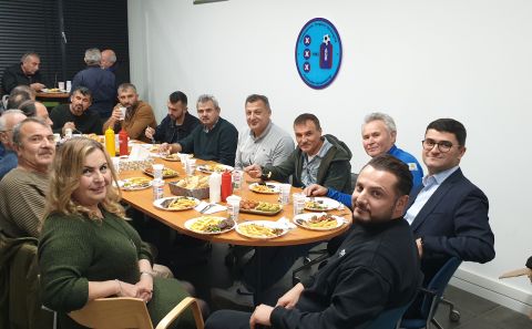 ~~AGB Sporcular, Başkonsolos Arıkan'ı Uğurladı