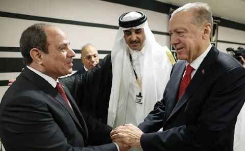 Mısır basını, Erdoğan-Sisi görüşmesini nasıl yorumladı? Erdoğan 'Zalim Katil Darbeci' demişti