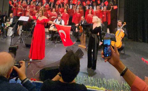 Antalya Çağdaş Türk Müziği Topluluğuâ€™ndan Büyüleyen Konser