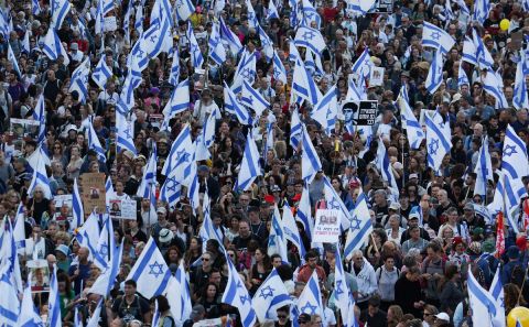 İSRAİL HALKI'DA SİYONİST VE SOYKIRIMCI NETANYAHU'YA KARŞI AYAKTA...