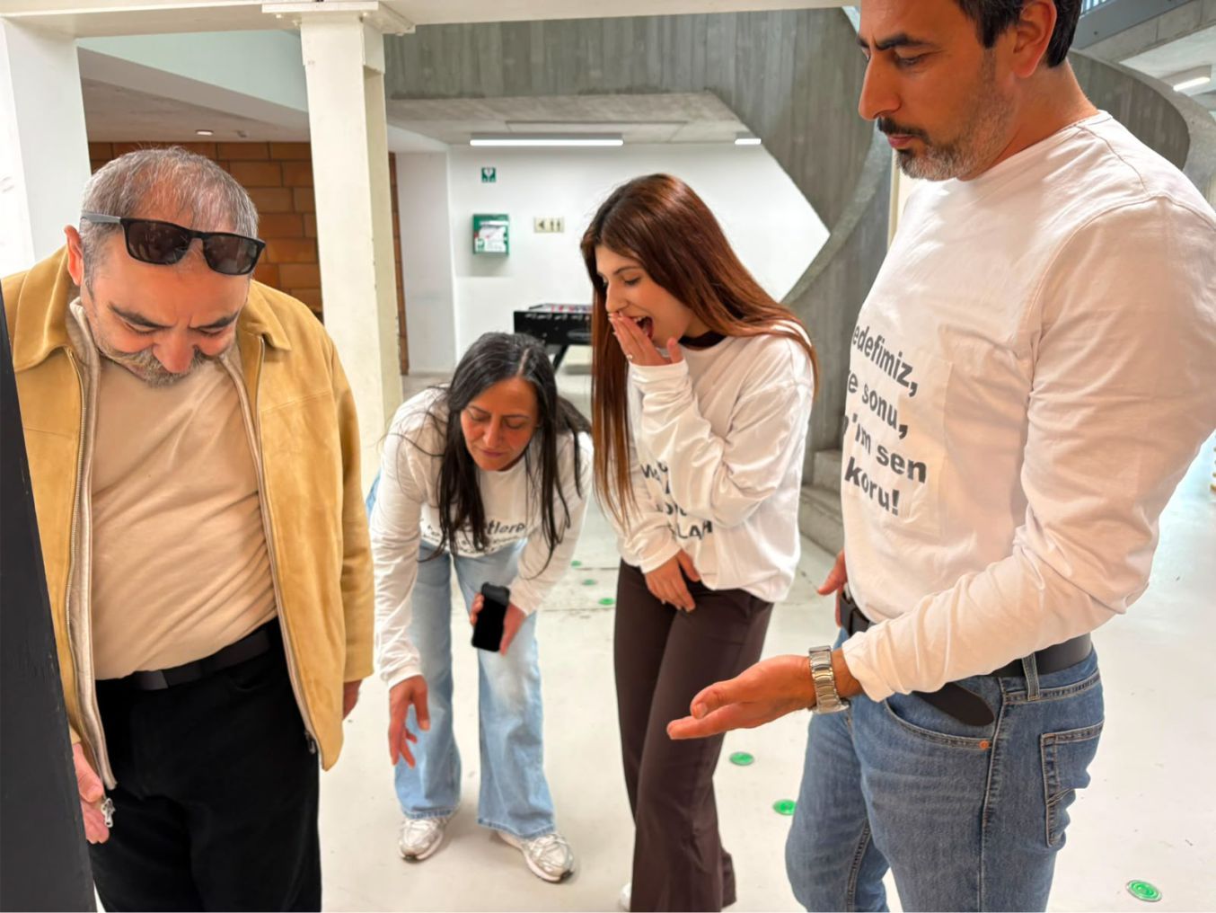 Binfikir Tiyatro'nun Sezon Finalinde Kahkaha ve Alkış Birbirine Karıştı