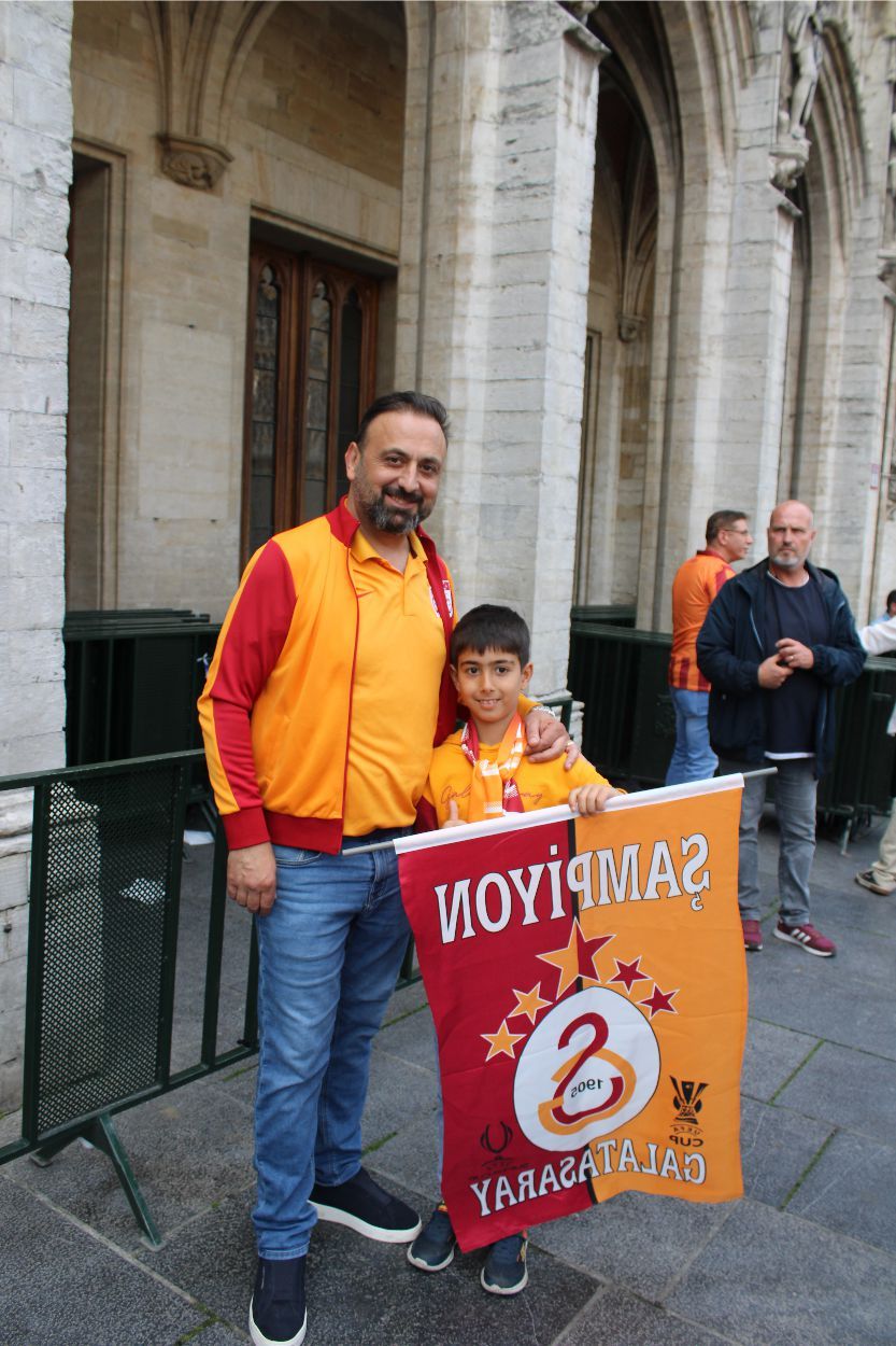 GALATASARAYLILAR AVRUPA’NIN KALBİNDE '26. SÜPER LİG ŞAMPİYONLUĞUNU' COŞKUYLA KUTLADILAR…
