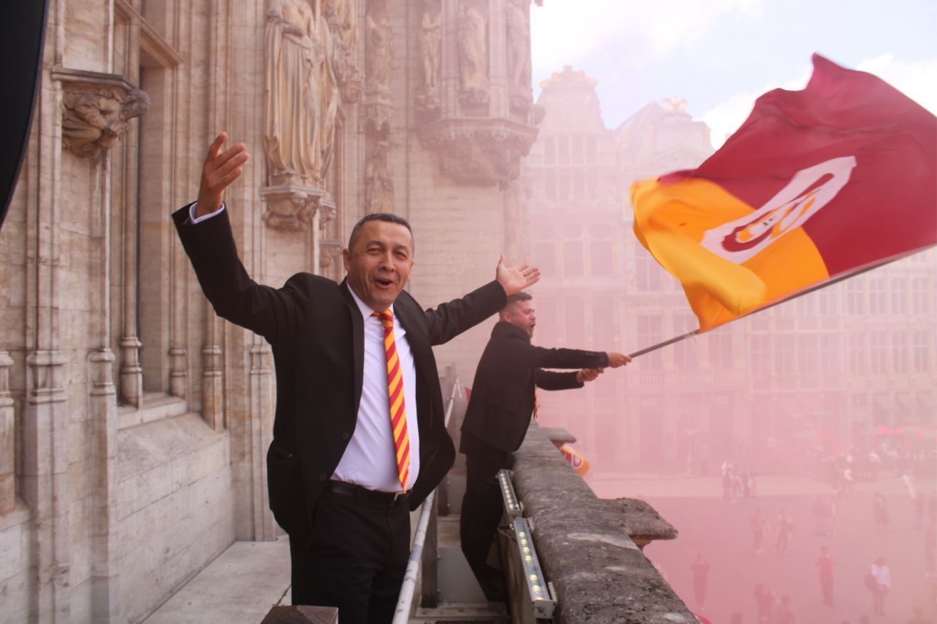 GALATASARAYLILAR AVRUPA’NIN KALBİNDE '26. SÜPER LİG ŞAMPİYONLUĞUNU' COŞKUYLA KUTLADILAR…