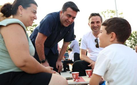 YTB Başkanı Abdulhadi Turus, Memleket Yolu’nda Vatandaşlarla Niş’te Buluştu