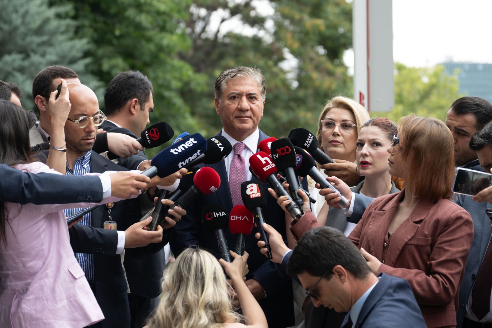 Yeni Parti'nin kuruluş dilekçesi İçişleri Bakanlığına verildi