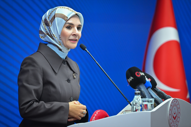 Fon krizinde Bakan Göktaş sessizliğini bozdu! İstifa resti çekti...
