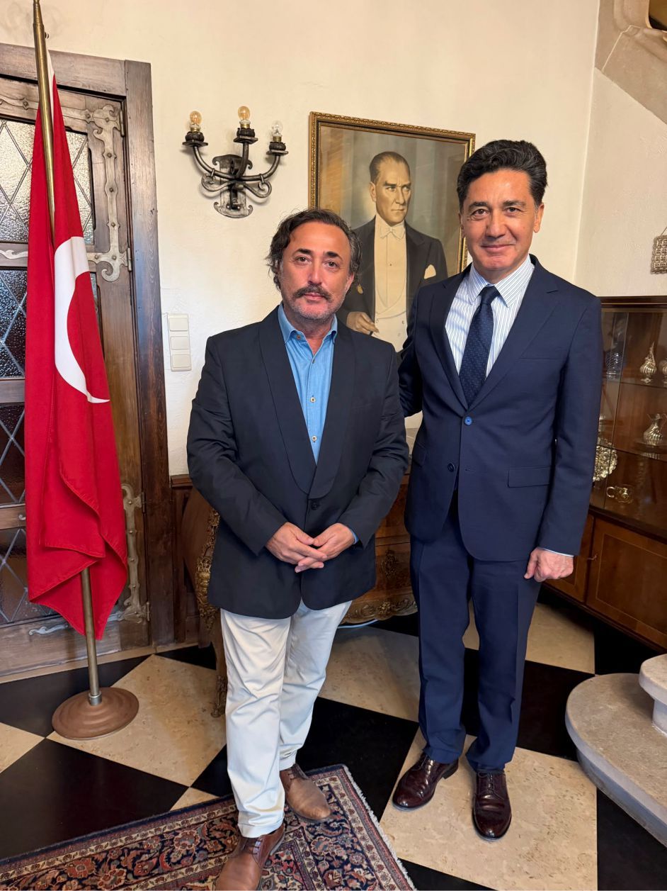 BTMB'DEN T.C. ANVERS BAŞKONSOLOSU SİNAN YEŞİLDAĞ'A 'HOŞ GELDİN' ZİYARETİ