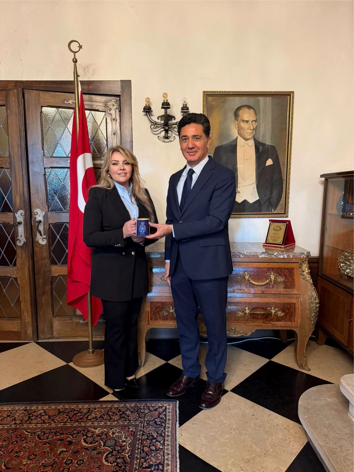 BTMB'DEN T.C. ANVERS BAŞKONSOLOSU SİNAN YEŞİLDAĞ'A 'HOŞ GELDİN' ZİYARETİ